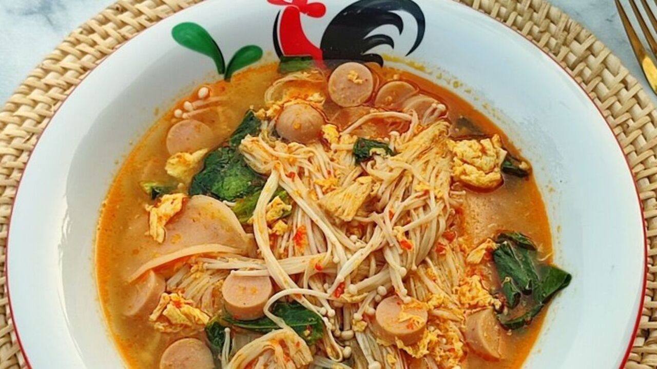 Seblak Jamur Enoki, Inovasi Kuliner Pedas yang Digemari Pecinta Makanan Kekinian