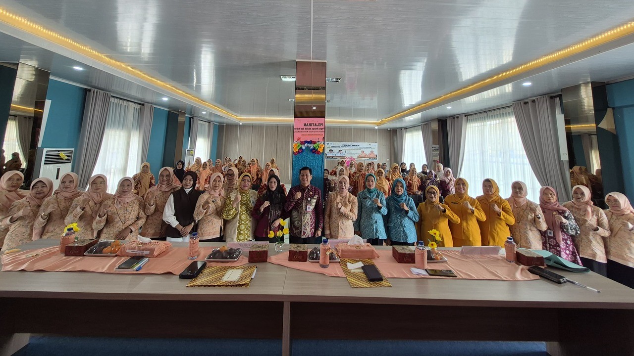 Dorong Kemandirian Perempuan Lewat Florist dan Hidroponik
