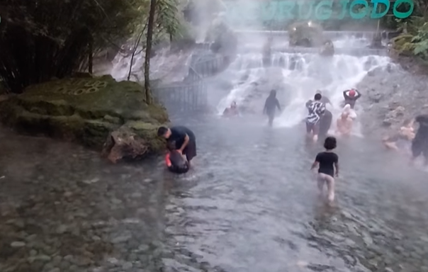 Relaksasi Alam di Pemandian Air Panas Ciater Bandung