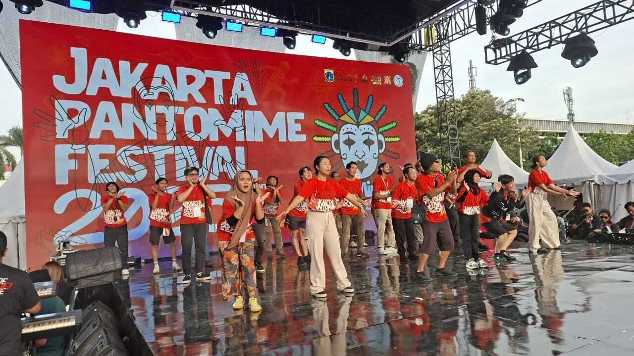 Dua Pantomimer Palembang Meriahkan JakMime Fest 2025 di Kota Tua Jakarta