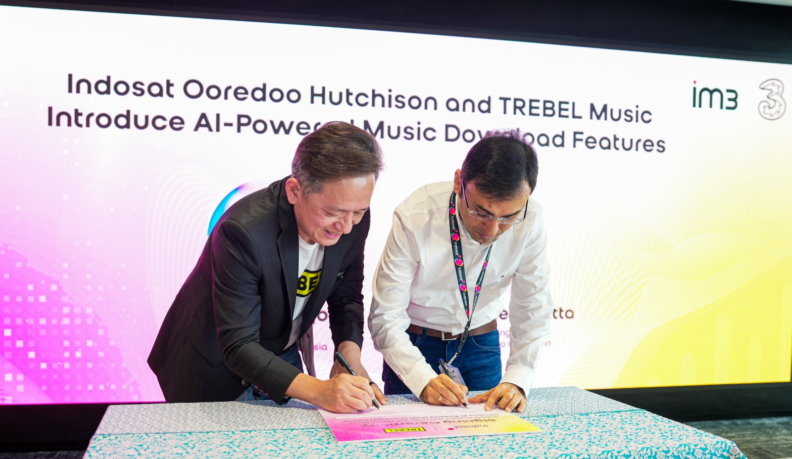 Indosat Ooredoo Hutchison dan TREBEL Music Hadirkan Fitur Download Musik Berbasis AI