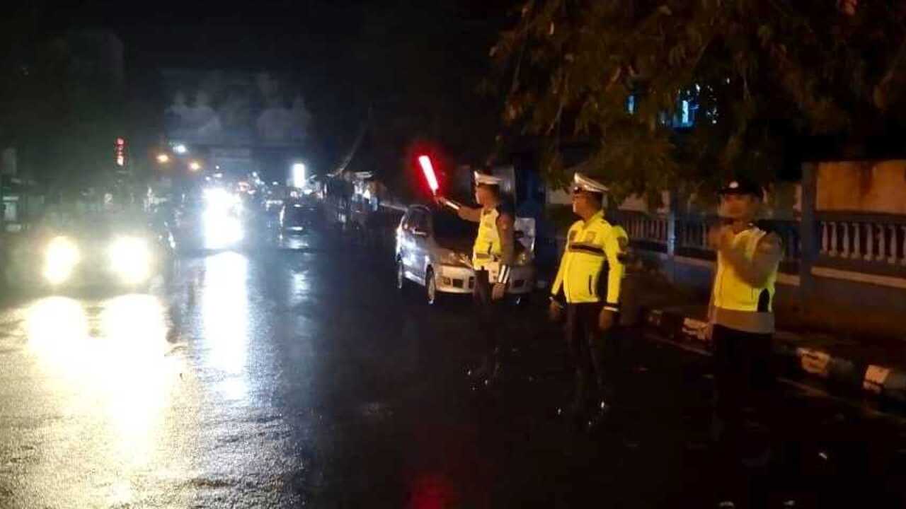 Polres OKU Laksanakan Kegiatan Rutin yang Ditingkatkan (KRYD) Regu I untuk Ciptakan Kamtibmas Kondusif