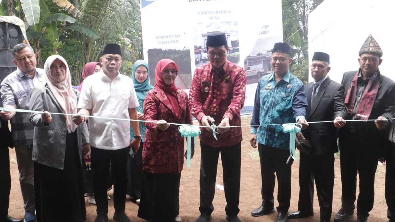 Jembatan Gantung Desa Keban Agung Diresmikan