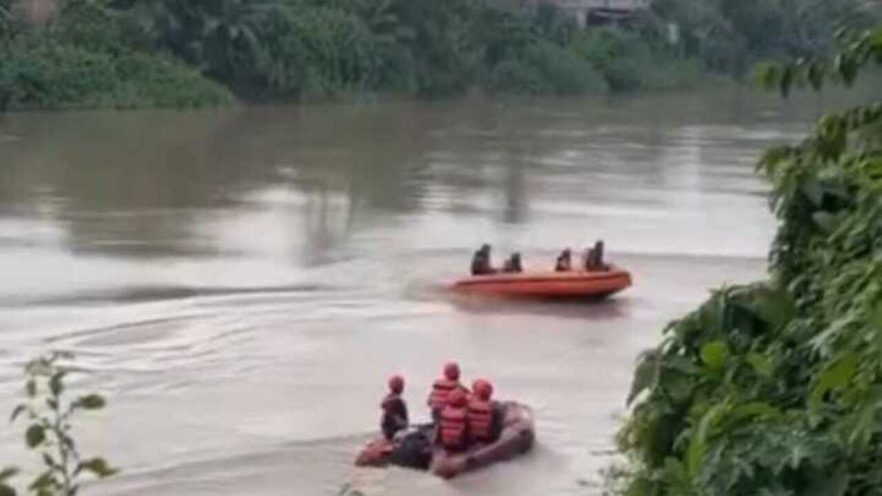 Tepeleset Saat Bermain di Pinggir Sungai, Bocah 3,5 Terbawa Arus