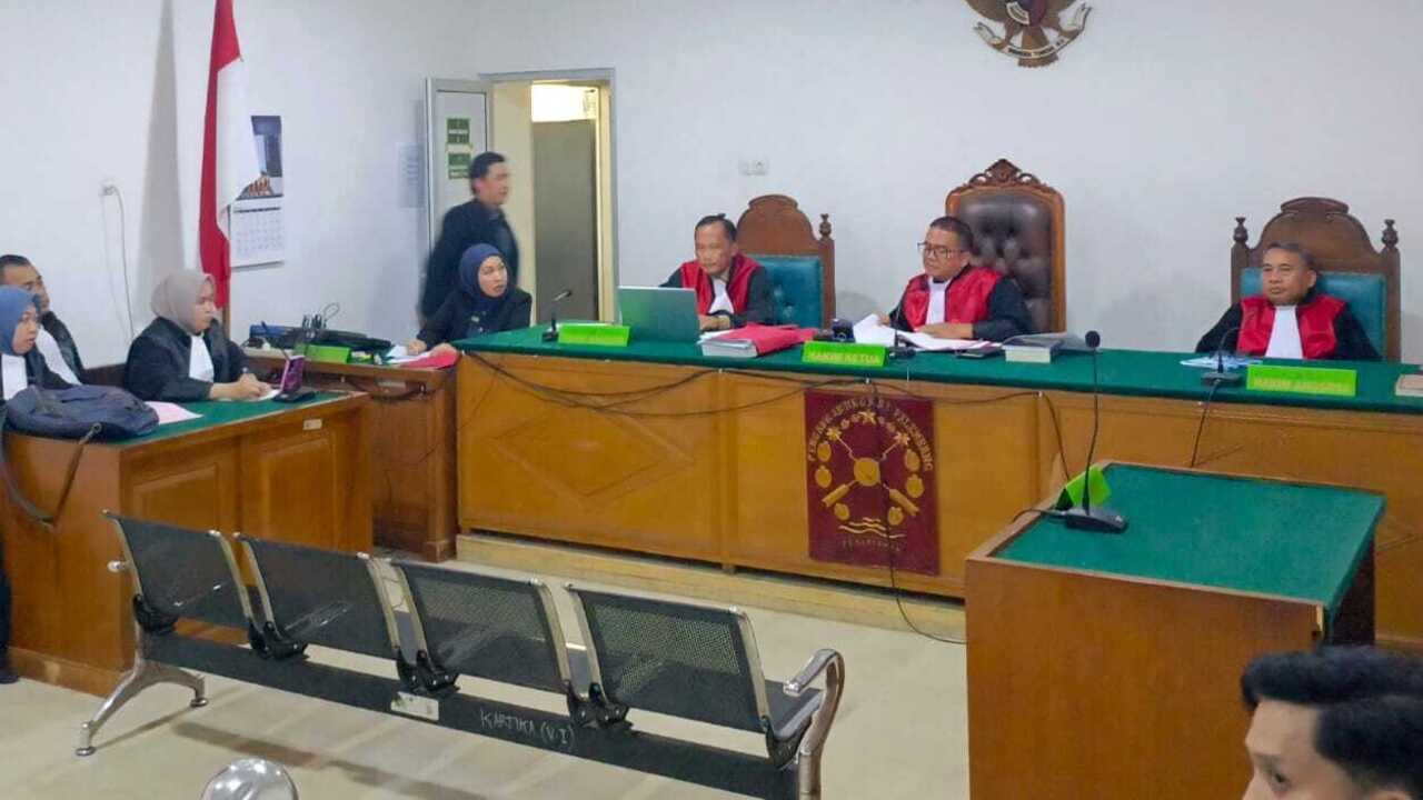 Kebagian “Uang Lelah” Hasil Bobol ATM, Dua Pemuda Ini Minta Vonis Ringan!