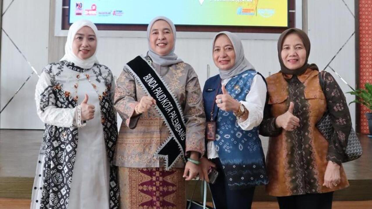 Dukung Wajib Belajar 13 Tahun, Dewi Sastrani Ratu Dewa Terima Penghargaan Bunda PAUD Sumsel