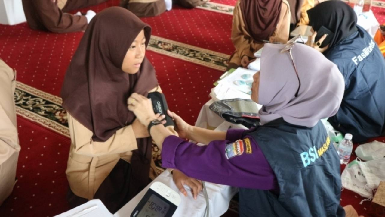 BSI Maslahat Palembang Gelar Program Pesantren Sehat 2025 di Yayasan Tijarotal Lantabur