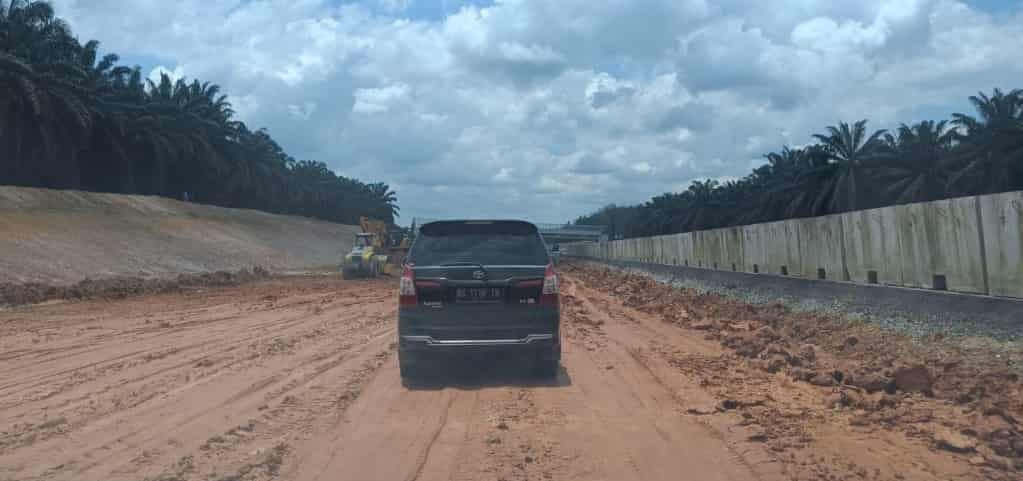 Waduh! Jalan Tol Indralaya-Prabumulih Kok Masih Timbunan Tanah Merah, Faktor Alam jadi Kendala...