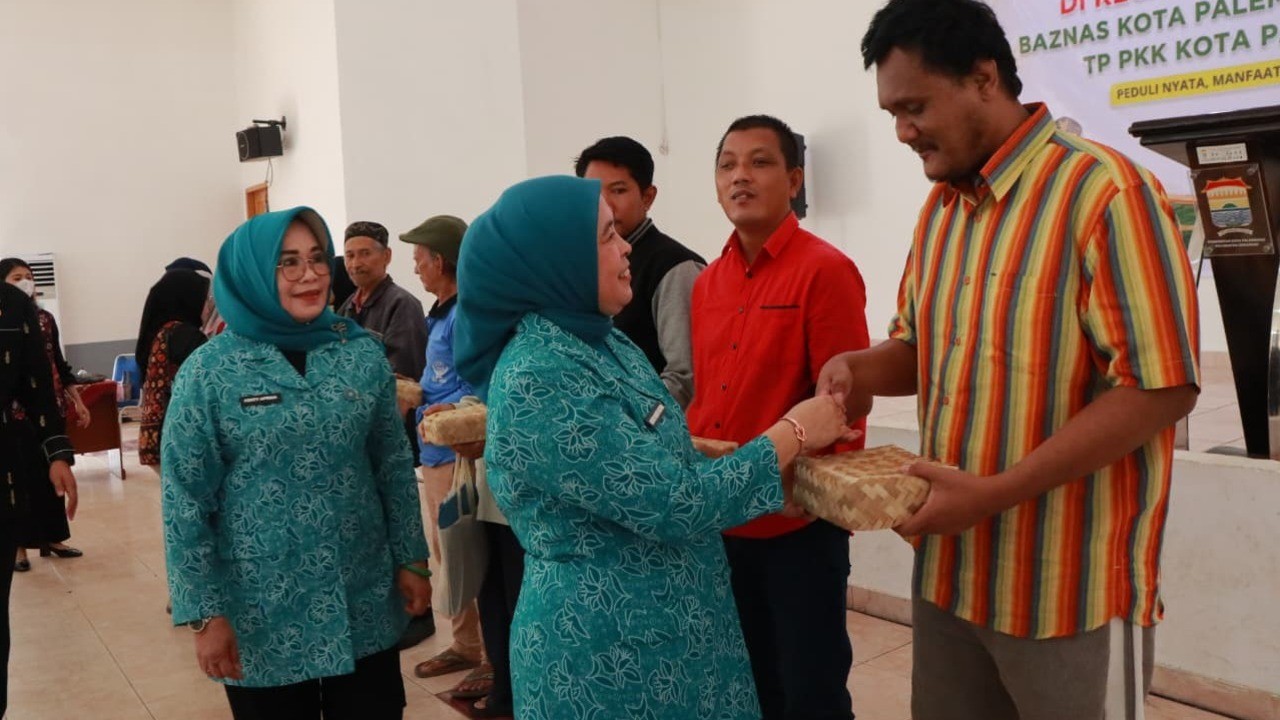 Pemkot dan BAZNAS Salurkan 200 Paket Gizi Protein Hewani di Sukarami