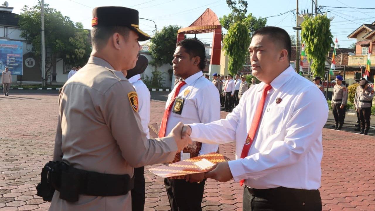 11 Orang Anggota Polsek Sanga Desa Dapat Penghargaan, Berikut Penghargaan yang diraih
