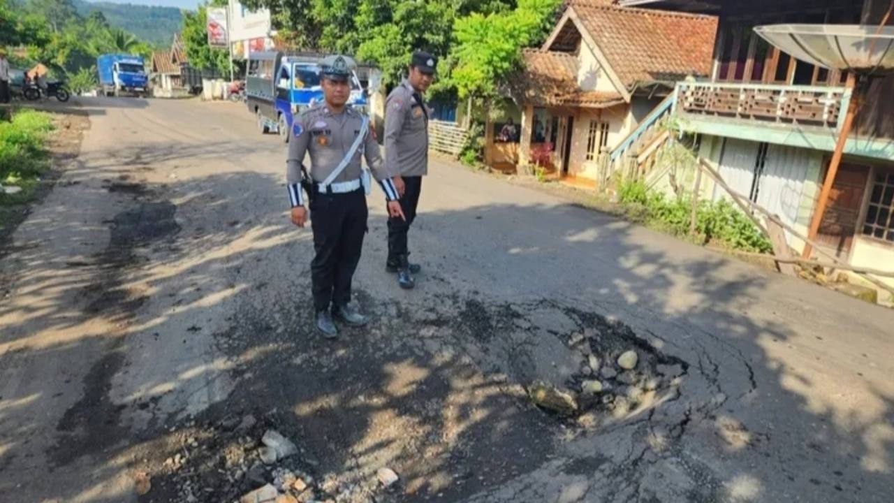 Jalan Nasional Amblas, Truk Tonase Tinggi Dilarang Melintas