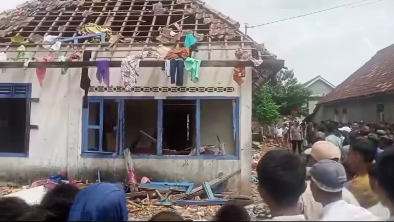Warga Pedamaran OKI Marah, Serbu Rumah Pelaku Pembunuhan Rania
