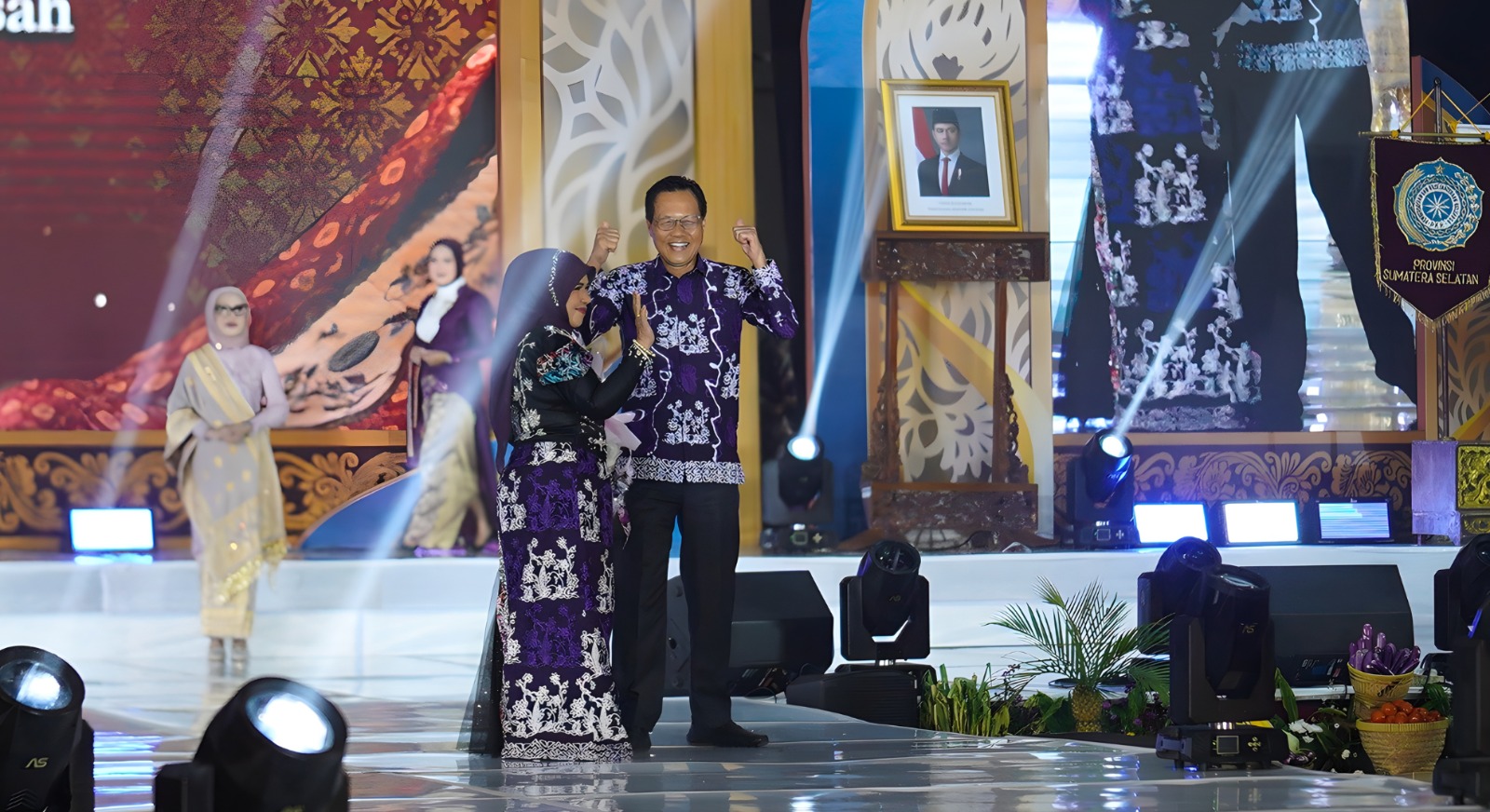 Edison dan Istri Gaungkan Batik Petule di Pesona Wasta Sumsel