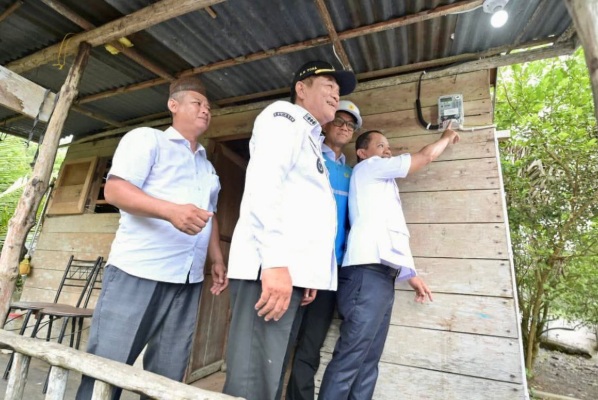 Merdeka dari Kegelapan, Cerita Warga Musi Banyuasin Akhirnya Nikmati Terang Lewat BPBL