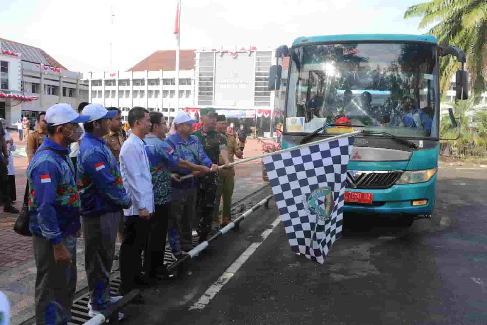 Lepas Kontingen Popda, Pj Bupati Muara Enim Siapkan Bonus Atlet Berprestasi