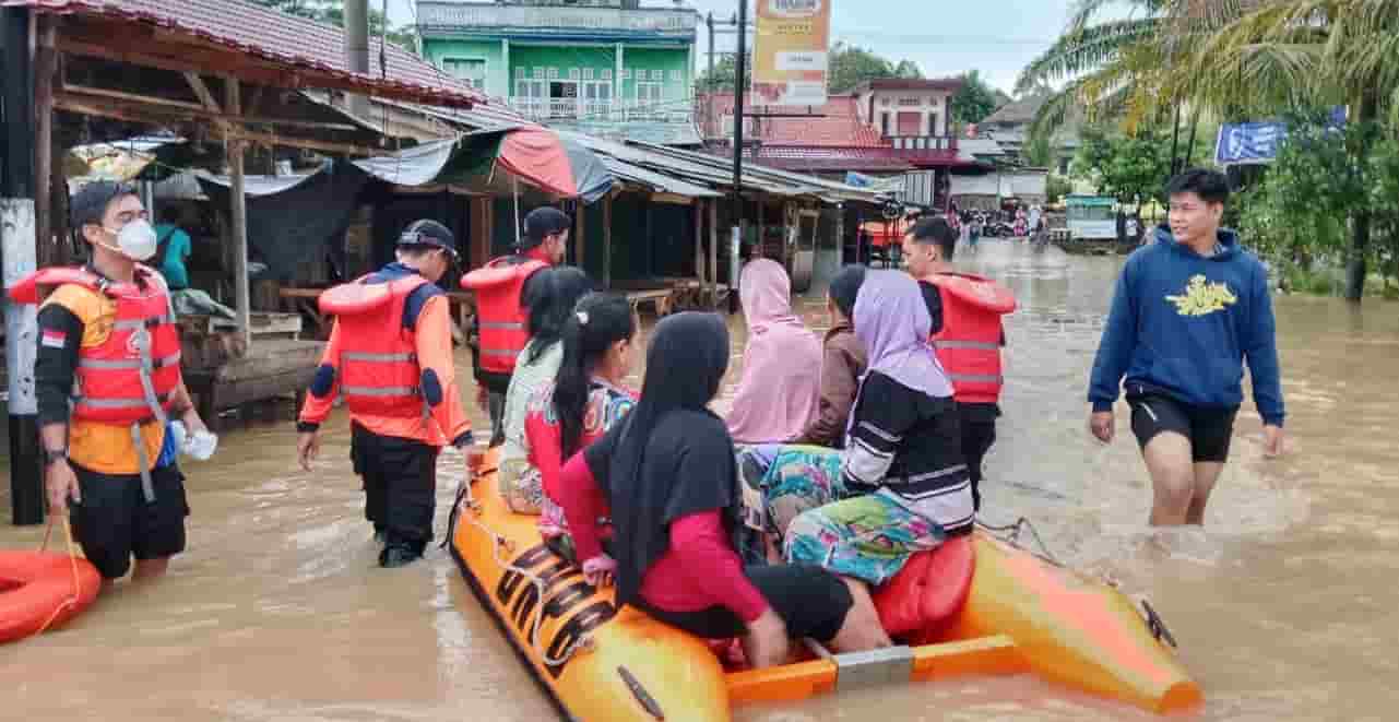 Hujan Deras, Sejumlah Pemukiman Warga Kabupaten OKU Banjir, Begini Kondisinya...