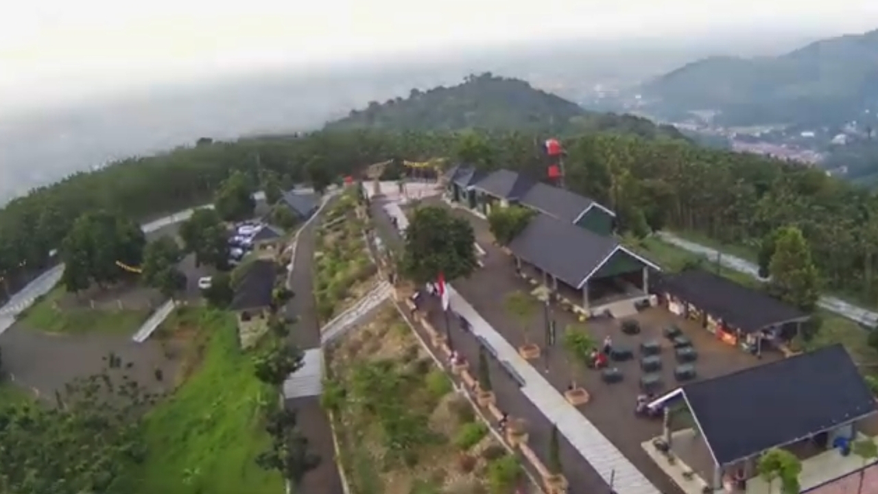 Pemandangan Spektakuler Ini Ada di Bukit Aslan Bandar Lampung