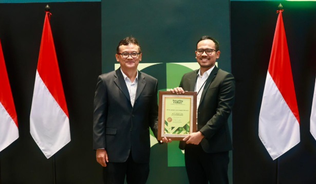 Punya Peta Jalan-Komitmen Transisi Energi, PLN Raih 3 Penghargaan Investing on Climate Editor's Choice Award