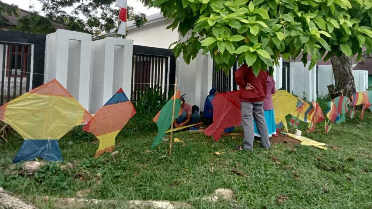 Musim Layangan Jadi Berkah Pedagang Musiman, Solusi Mengalihkan Perhatian Anak dari Gedjet