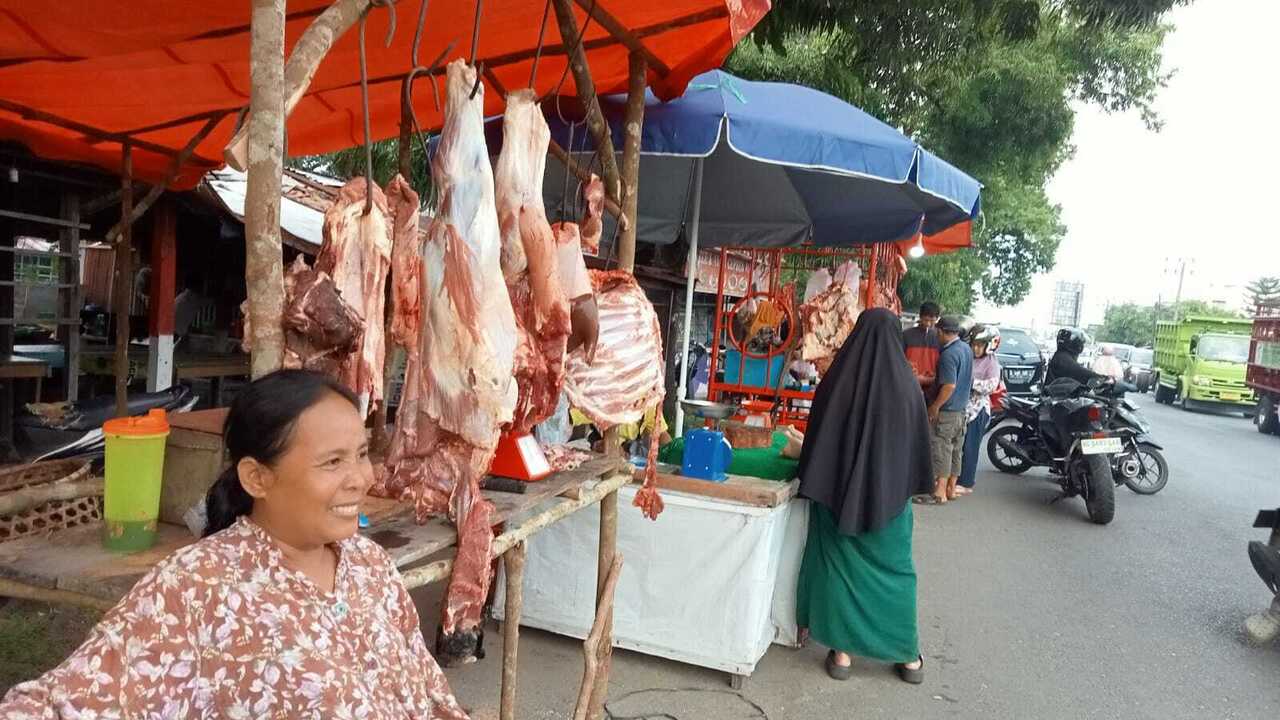 H-2 Idul Adha 1446 H, Lapak Daging Dadakan Bermunculan di Lubuklinggau, Harga Mulai Naik