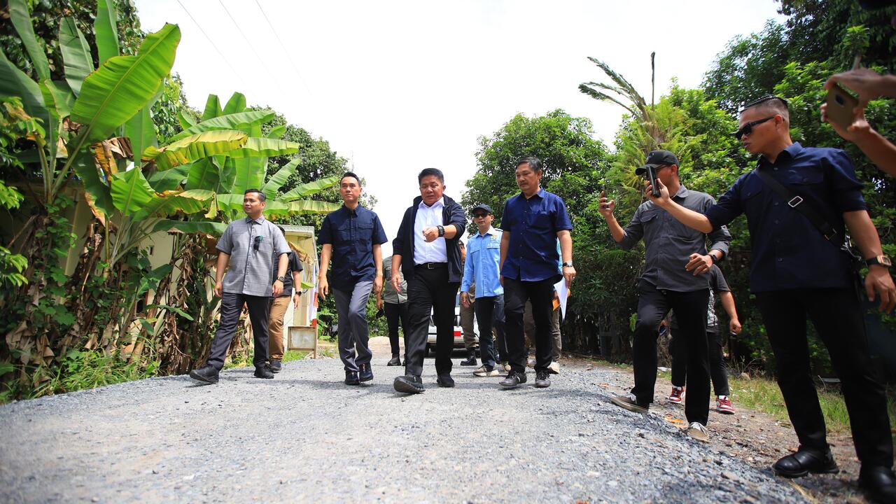 Kunker ke Desa Benawa, Herman Deru Pastikan OKI Terima Anggaran Terbesar Sumsel 2025