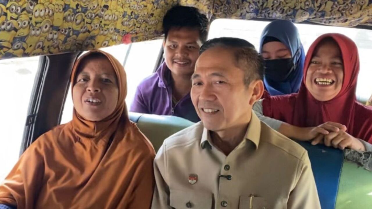 Wali Kota Tinggalkan Mobil Dinas, ASN Wajib Naik Angkot!