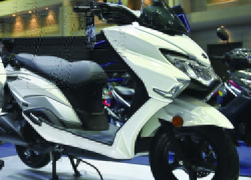 Suzuki Burgman 125 Bikin Pusing 7 Keliling Pasar Skutik Premium, Lexy Minggir Dulu !