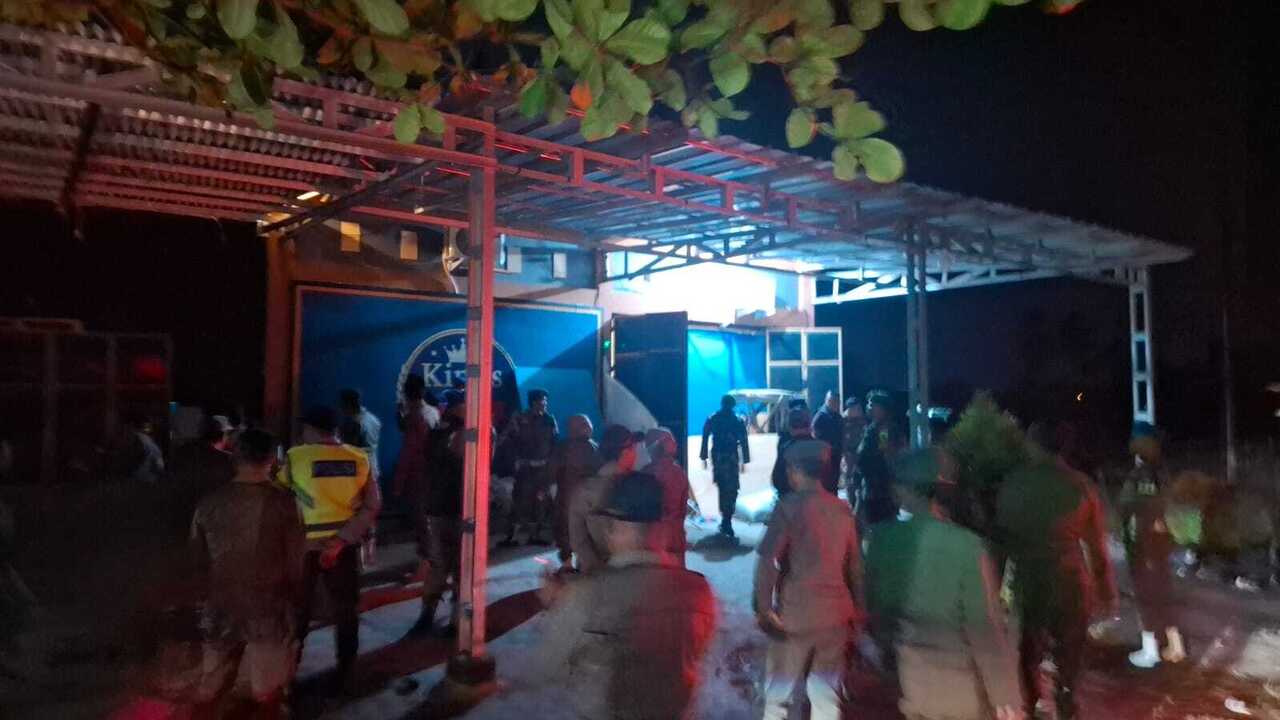 ‎Tempat Karaoke di OKU Timur Nekat Buka Saat Ramadhan, Pol PP Turun Tangan