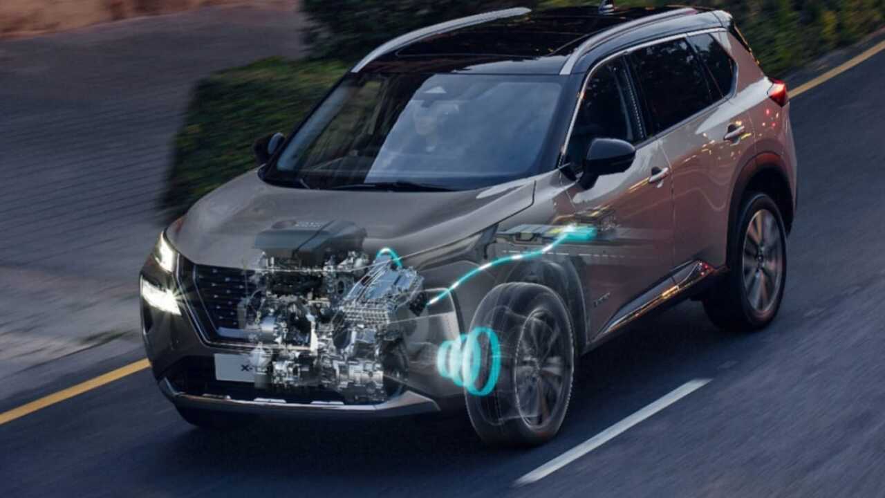 Adu Canggih: Nissan e-4ORCE Tantang Mitsubishi Destinator di Era SUV Elektrifikasi