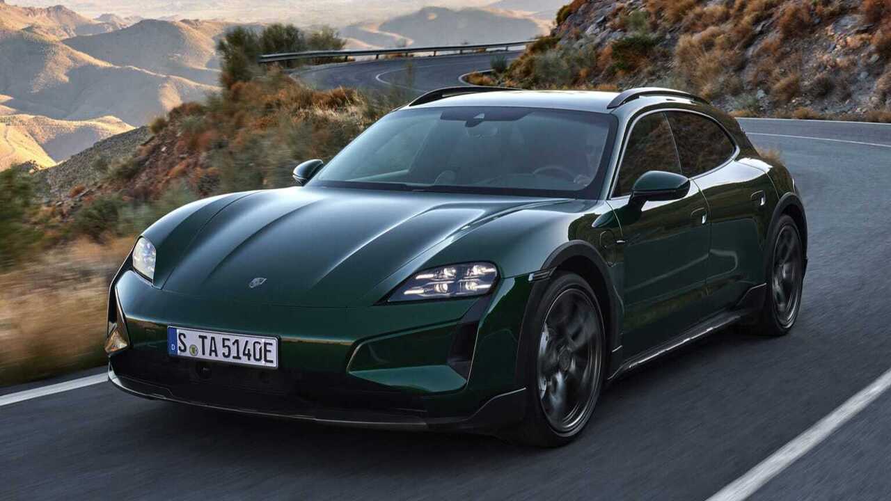 PorscheTaycan 4S Cross Turismo 2025: SUV Wagon Listrik Rasa Supercar.