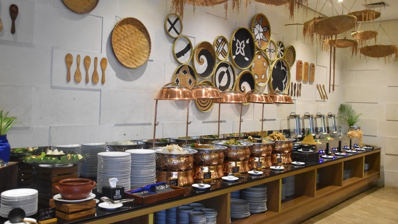 Hadirkan Nuansa Kampung Tempo Dulu, Ramadhan di BATIQA Hotel Palembang Tawarkan Ragam Menu Lokal hingga Timur 