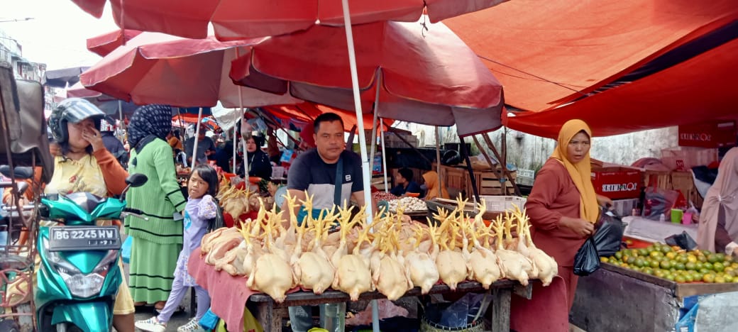 Menjelang Puasa Harga Daging Naik, Harga Ayam Adem Ayem