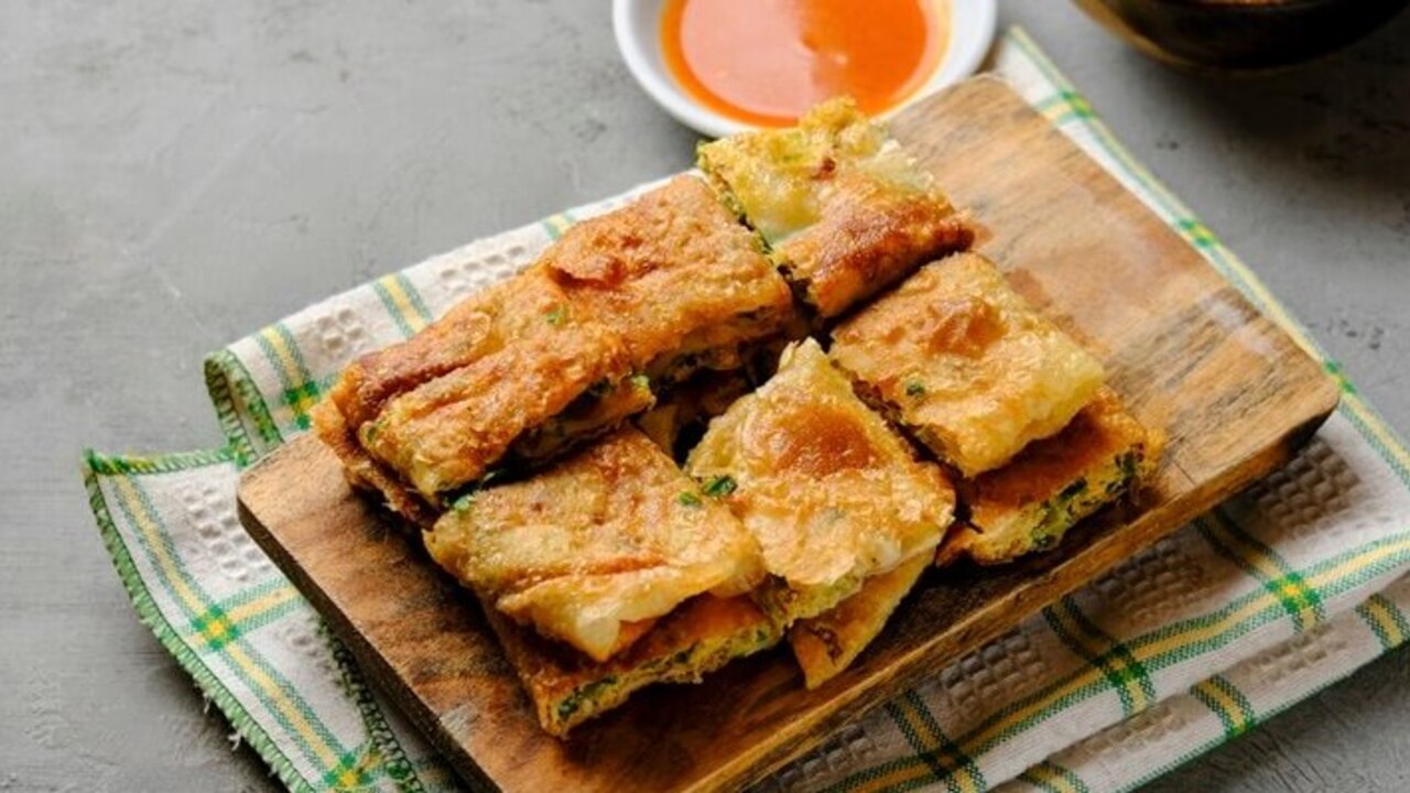 Martabak Telor, Kuliner Jalanan Gurih yang Tetap Eksis dan Digemari di Indonesia