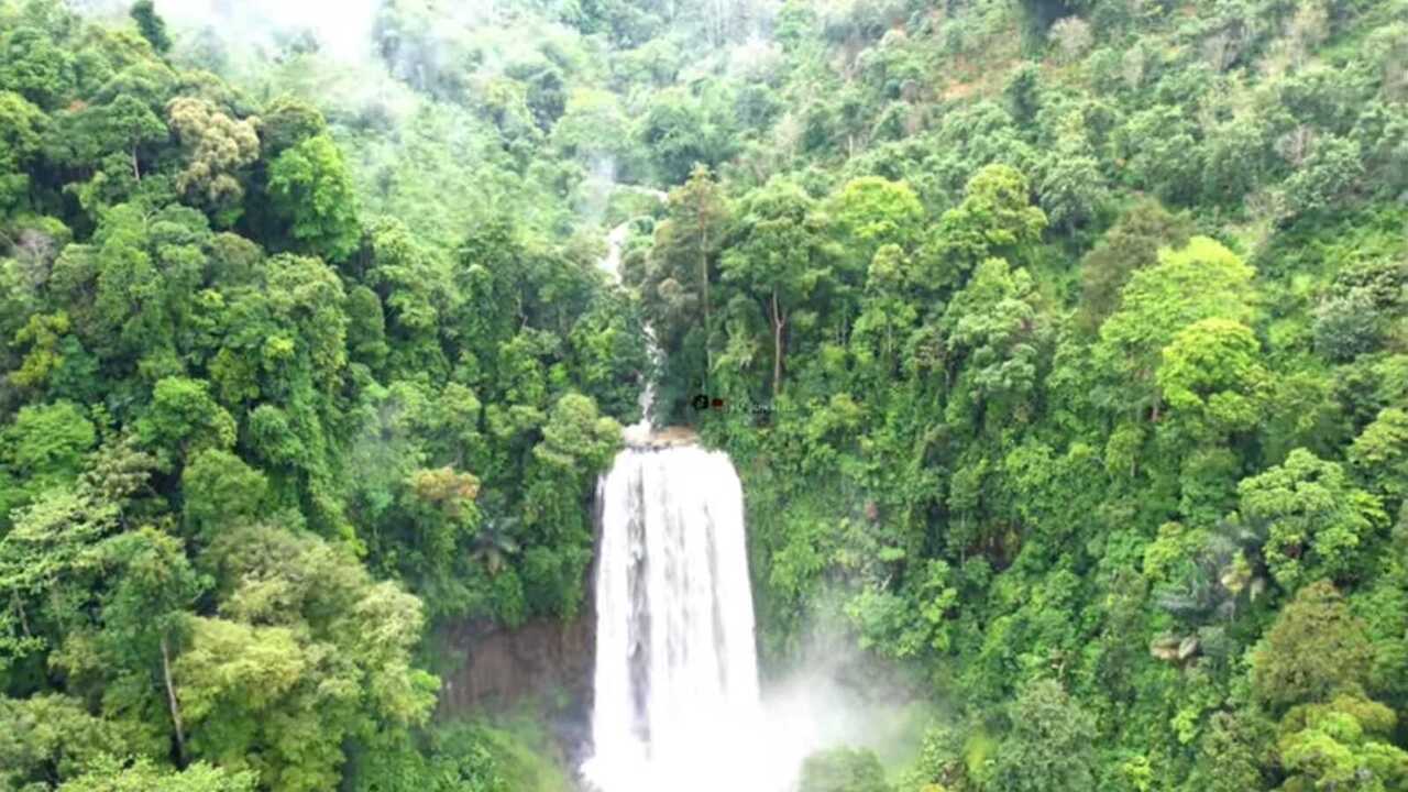 Air Terjun Semantung: Salah Satu Wisata di Lampung yang Menawarkan Keindahan Alam Mempesona!