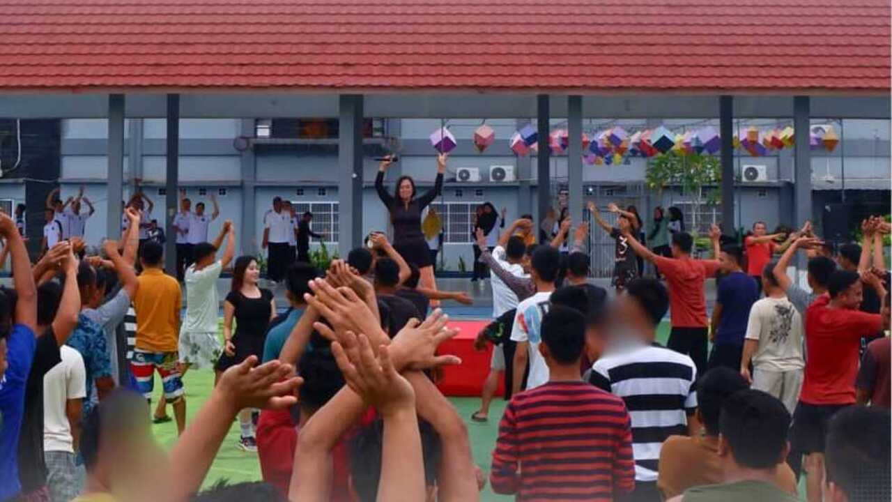 Lapas Kayuagung Wujudkan Lingkungan Sehat dan Humanis Melalui Senam Bersama