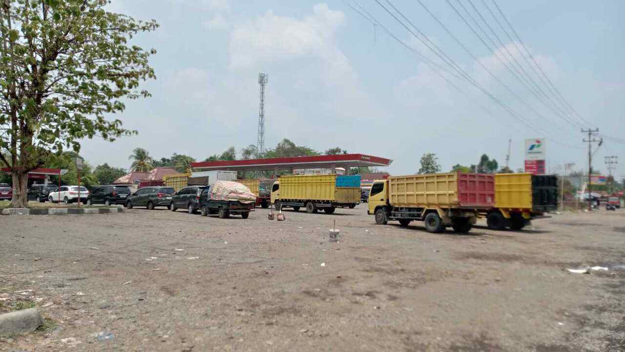 Antrean Kendaraan di SPBU Berangsur Normal