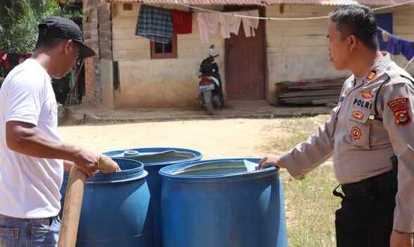 Polres Muara Enim Salurkan Bantuan Air Bersih