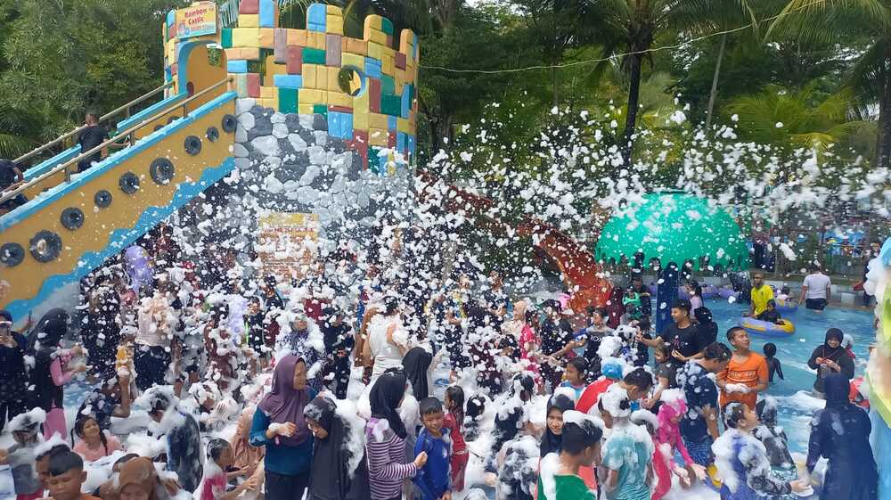 Seru, Mandi Busa di Opi Waterfun Bikin Libur Lebih Menarik Serta Potongan Harga Tiket 10 Persen