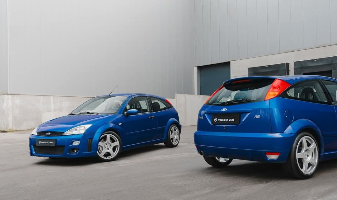 Ford Focus RS MK1: Mobil Hatchback Bertenaga Monster yang Lahir dari Dunia Reli. 