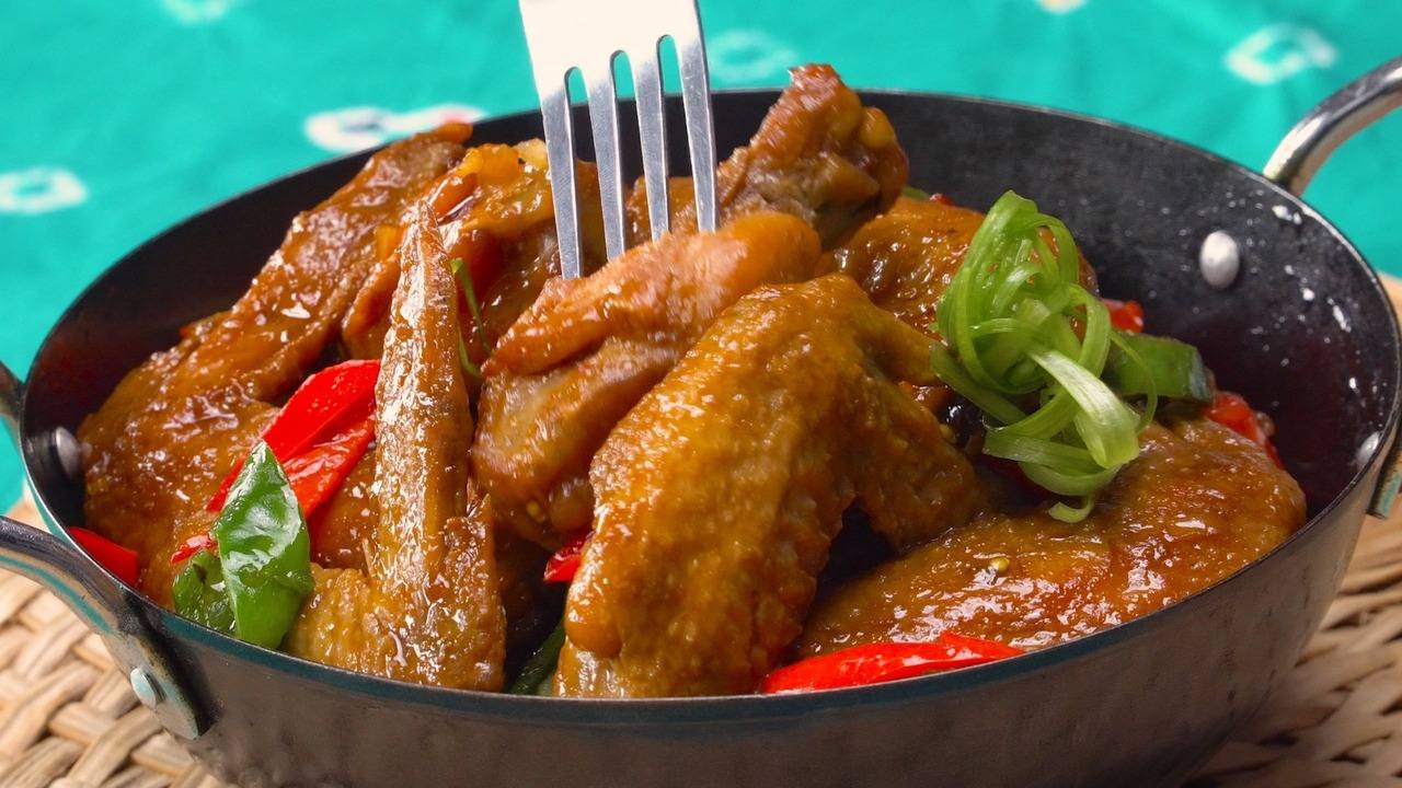 Sayap Ayam Pedas Manis : Sensasi Rasa Kekinian yang Kian Digemari Masyarakat