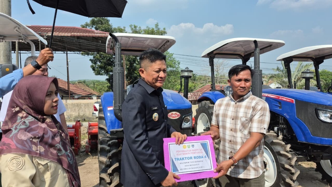 ‎Ratusan Pompa Air Hingga Puluhan Alsintan Dibagikan Pemkab OKU Timur, Hadapi El Nino, Jaga Produksi Pertanian