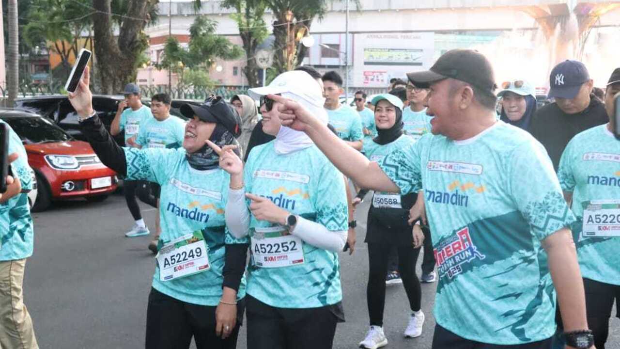 Gubernur Herman Deru Lepas Ribuan Pelari dalam Ampera Tourism Run 2025, Dorong Gaya Hidup Sehat dan Pariwisata