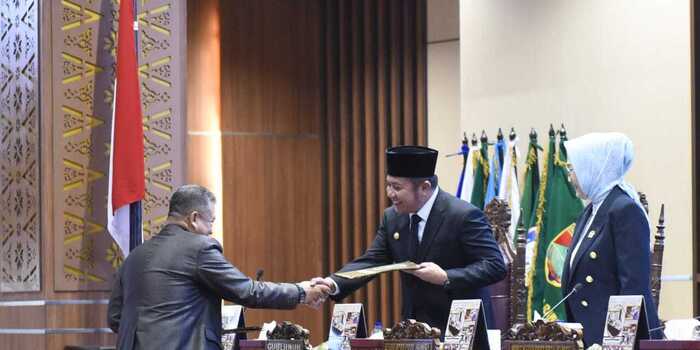 Gubernur Bersama Unsur Pimpinan DPRD Sumsel Tandatangani Nota Kesepakatan Perubahan KUA dan PPAS Ta 2023