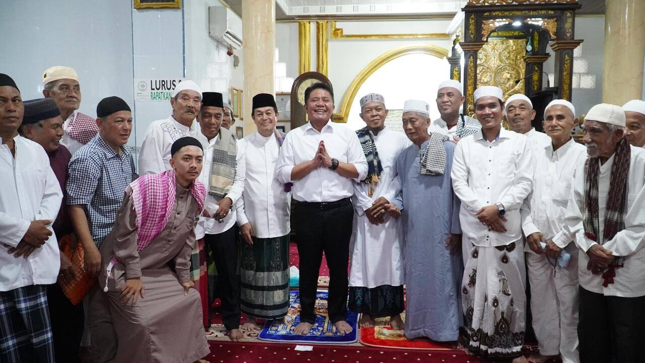 Gubernur Sumsel Herman Deru Puji Kebersihan Masjid Al-Ikmal Bukit Kecil Palembang