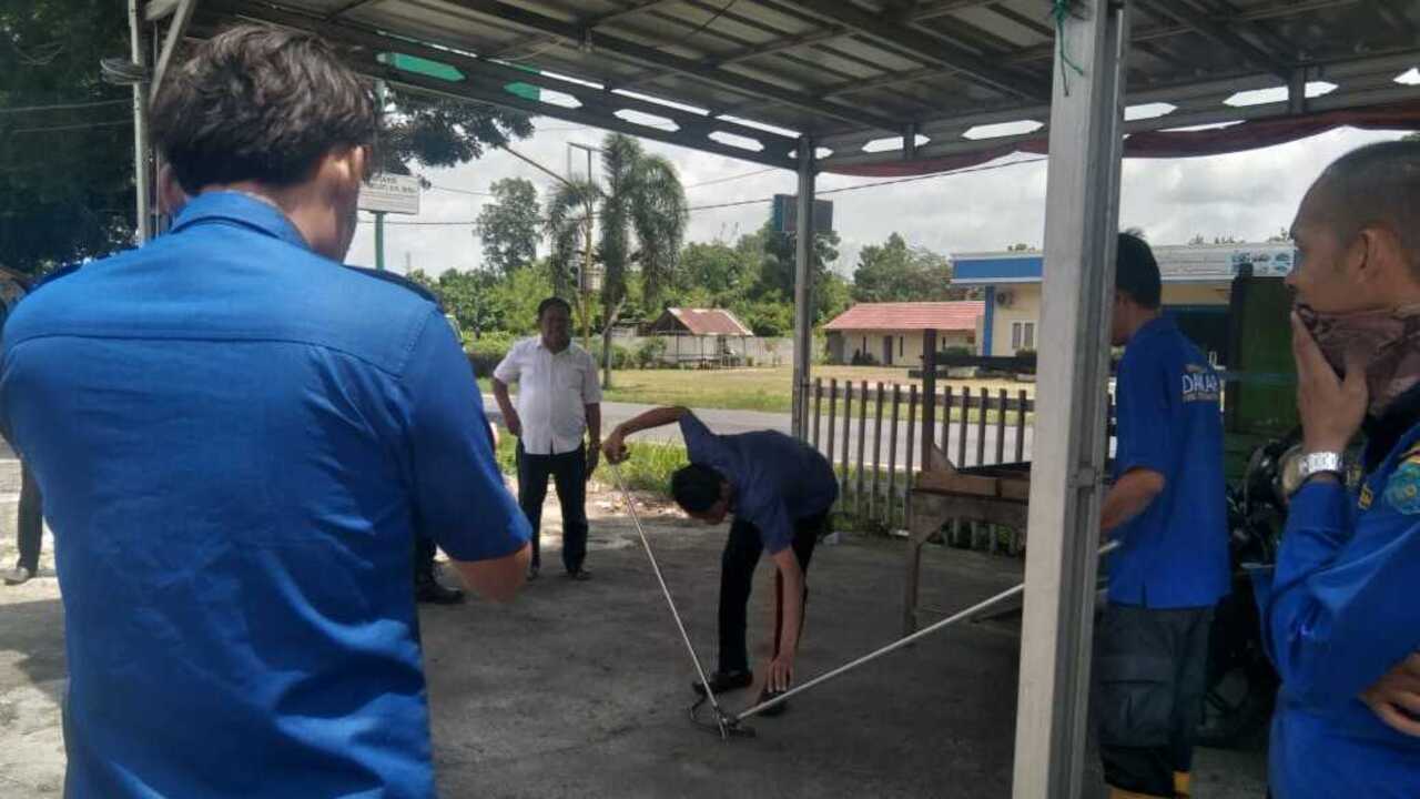 Bikin Panik: Ular Cobra Masuk ke Dalam Kantor DPD Partai Nasdem OKI!