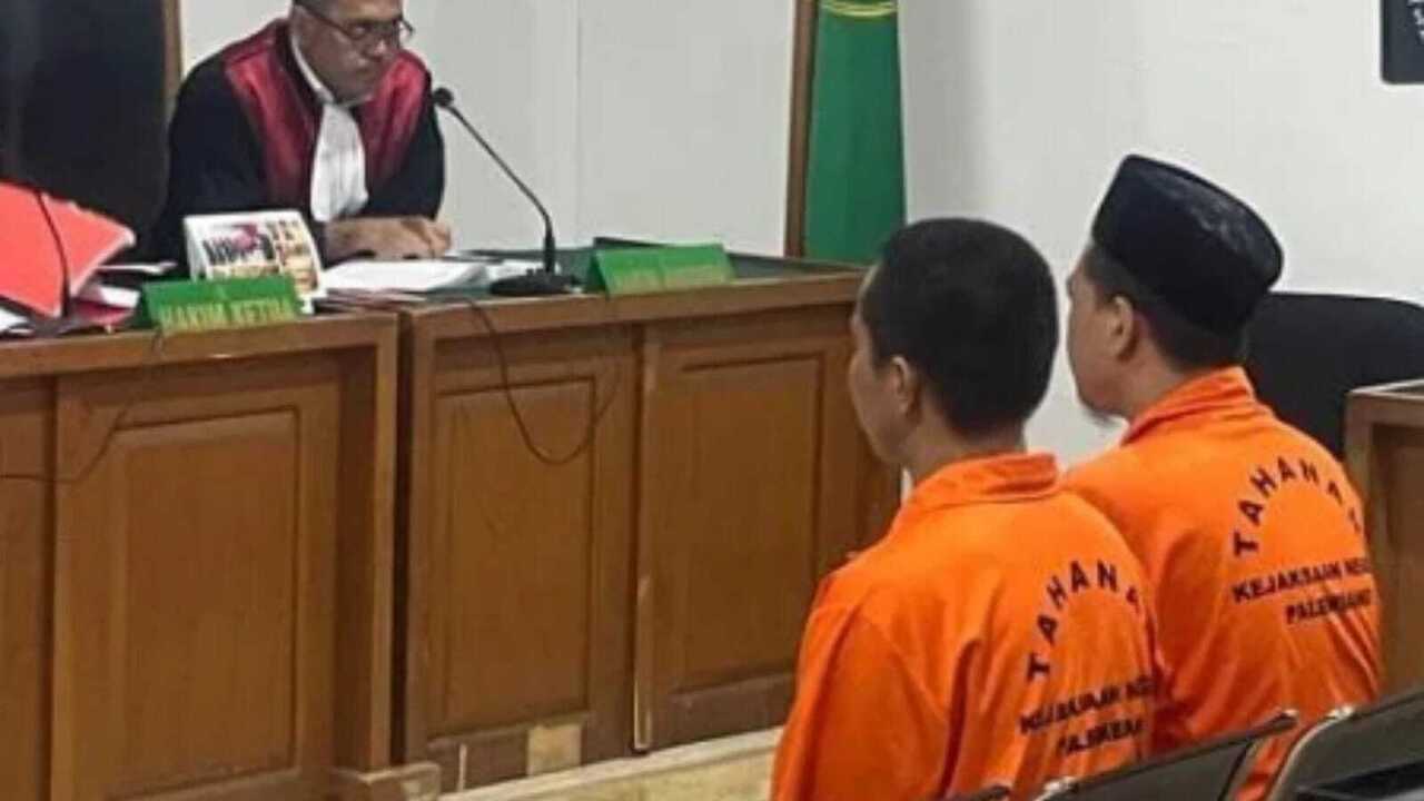 Gasak isi ATM Majikan Hingga Rp500 juta, Bayu Dituntut 4 Tahun bui, Penadahnya Kebagian Setahun. 