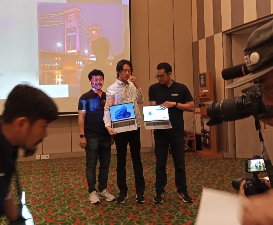 ASUS Bidik 65 Juta UMKM di Indonesia, Andalkan Laptop AI Paling Lengkap dan Tangguh