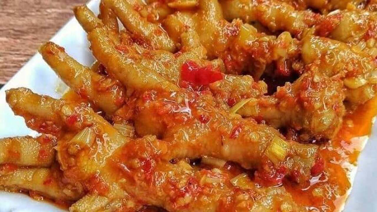 Ceker Mercon : Sensasi Pedas yang Membuat Lidah Bergoyang dan Hati Ketagihan