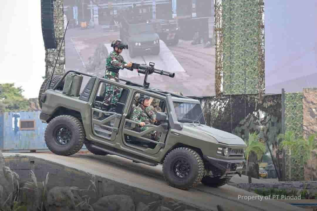 Mobil SUV Buatan PT Pindad ‘Maung’ Diresmikan Presiden Jokowi