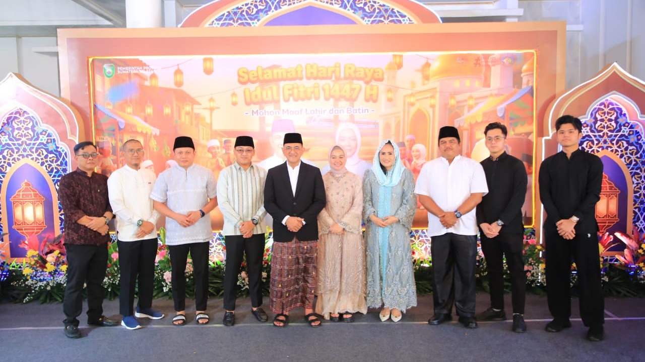 Hangat dan Penuh Kebersamaan! Open House Edward Candra Jadi Momen Silaturahmi Warga Sumsel